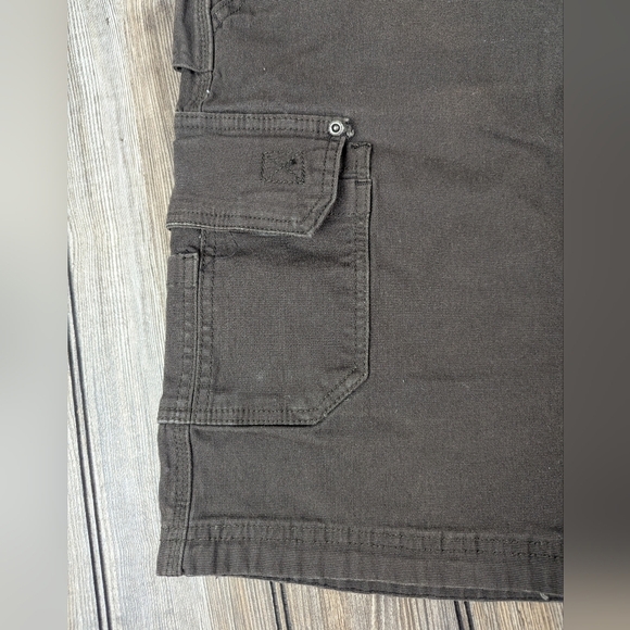 Old Mill Size 38 Cargo Shorts Brown Excellent Condition - Picture 3 of 12